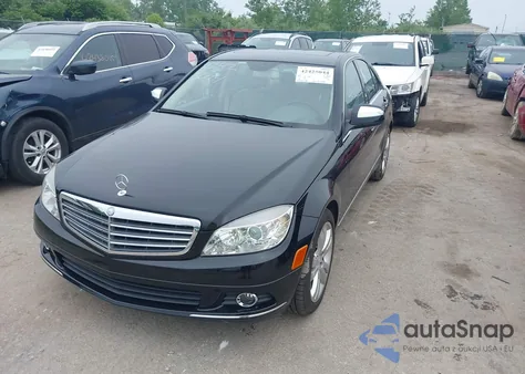 2009 Mercedes-Benz C 300 Luxury 4Matic/Sport 4Matic z USA, uszkodzony, nr VIN WDDGF81X39F271089
